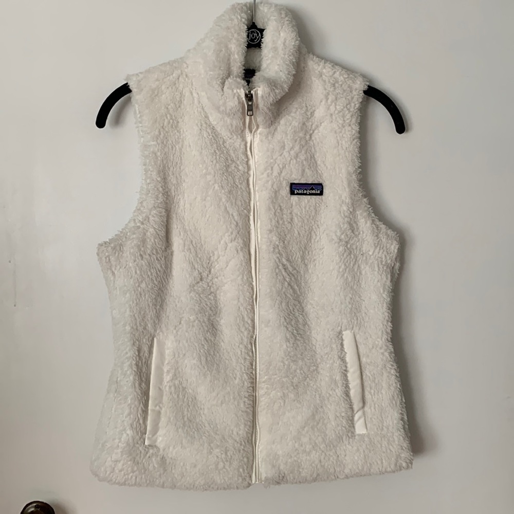 LIKE NEW Patagonia Los Gatos vest. Cream color, size small.